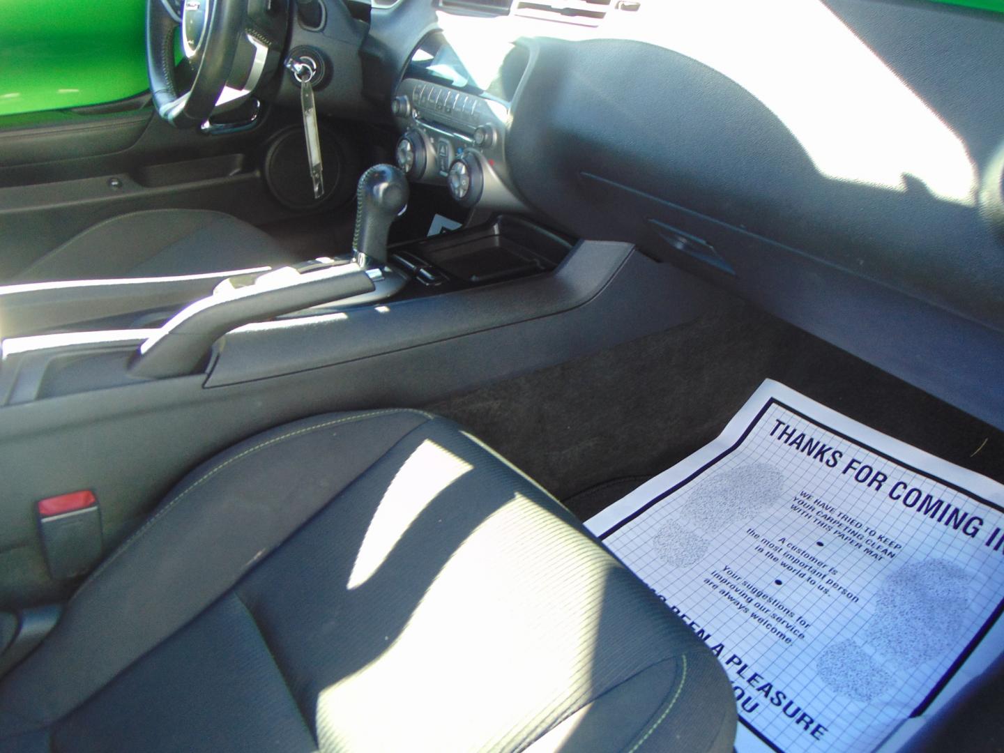 2010 Green Chevrolet Camaro (2G1FB1EV1A9) with an V6 3.6 Liter engine, Automatic, 6-Spd w/Overdrive and TAPshift transmission, located at 2105 Dixie Hwy, Louisville, KY, 40210, (502) 772-3333, 38.220932, -85.795441 - Photo#8